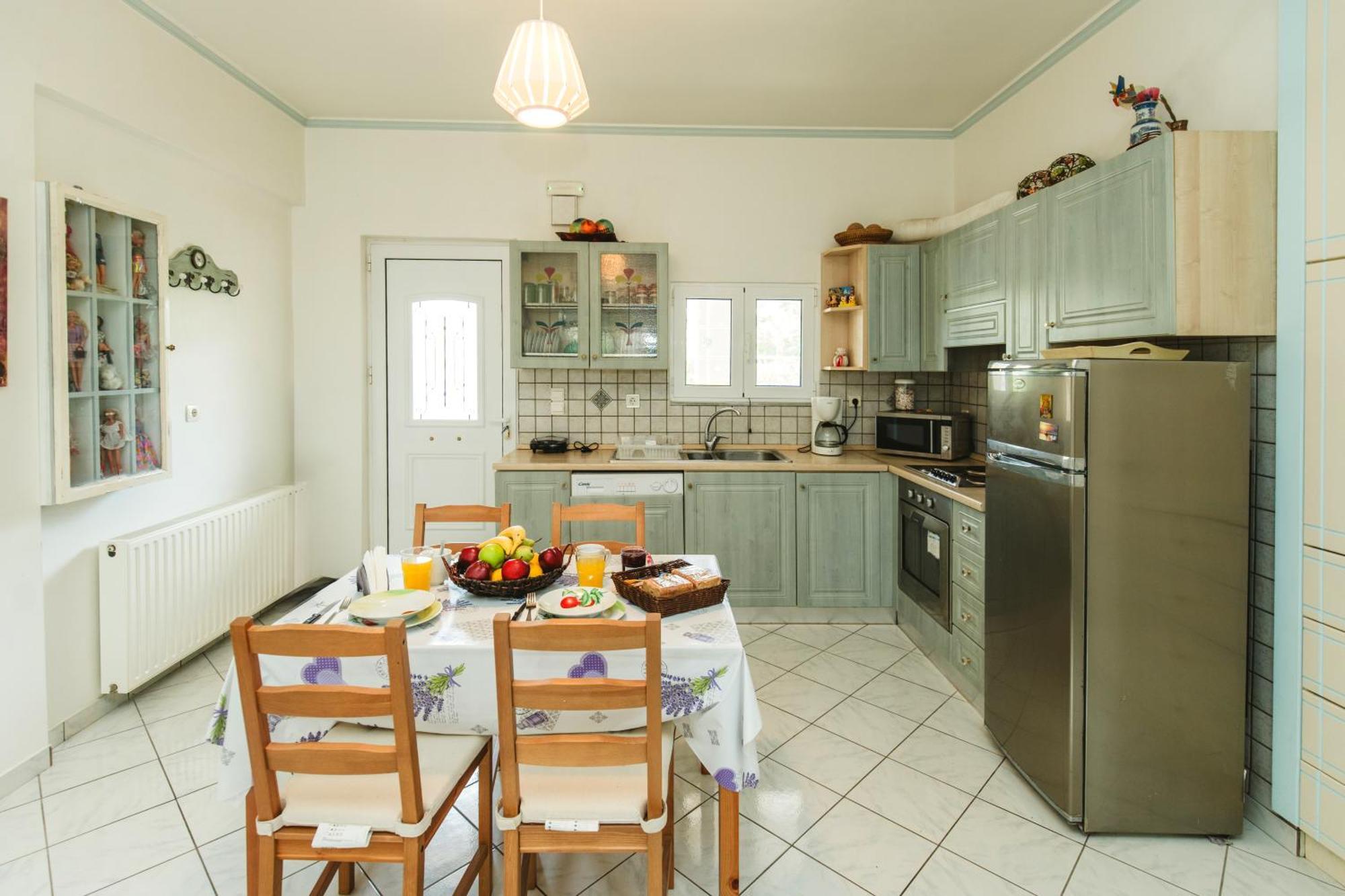 Irene, Lindos 10 Minutes, 4 Minutes Apartment *